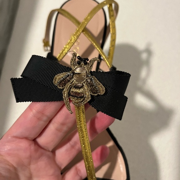 GUCCI RARE SoHo Bee gold black Ankle Strap Sandals size 6 - Picture 6 of 9